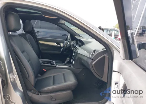 2013 Mercedes-Benz C 300 Luxury 4Matic/Sport 4Matic from USA, damaged, VIN WDDGF8AB2DR242498